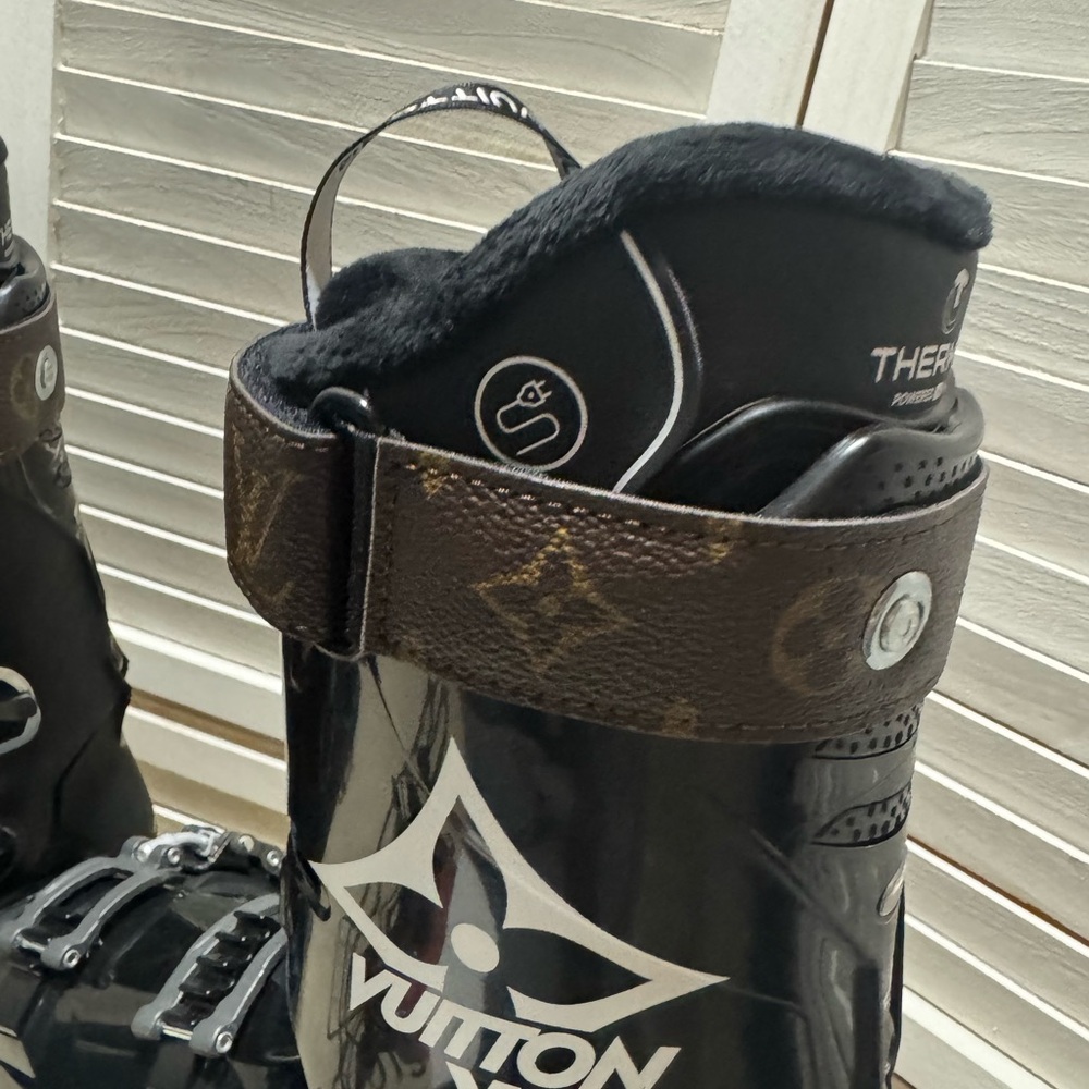 SOLD
Louis Vuitton Limited Edition Heated Ski Boots - Picture 7 of 16